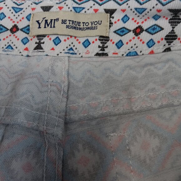 YMI Aztec print shorts SZ 7 Multi color boho vibe - Picture 3 of 4
